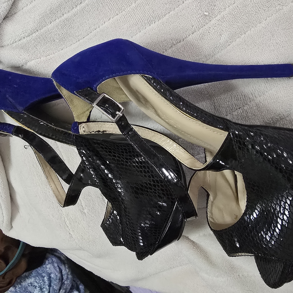 Chic Black and Purple Platform Heels with Stylish Design
